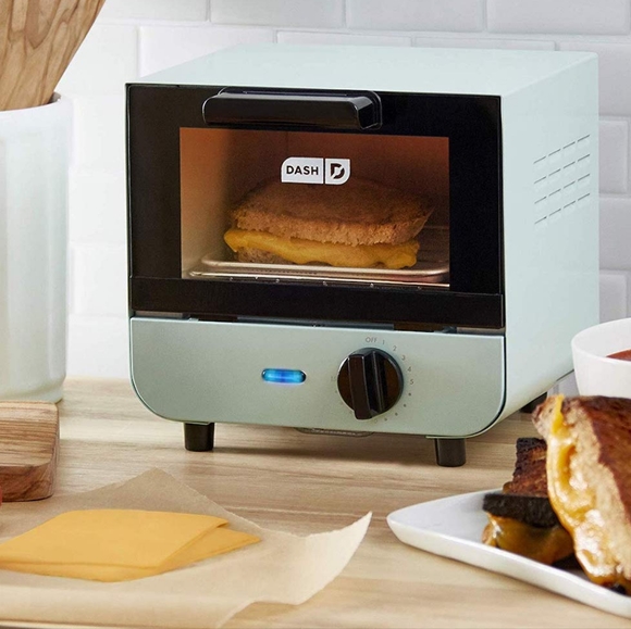 Dash Mini Toaster Oven - Picture 1 of 5